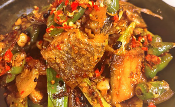 干锅煽腊鱼